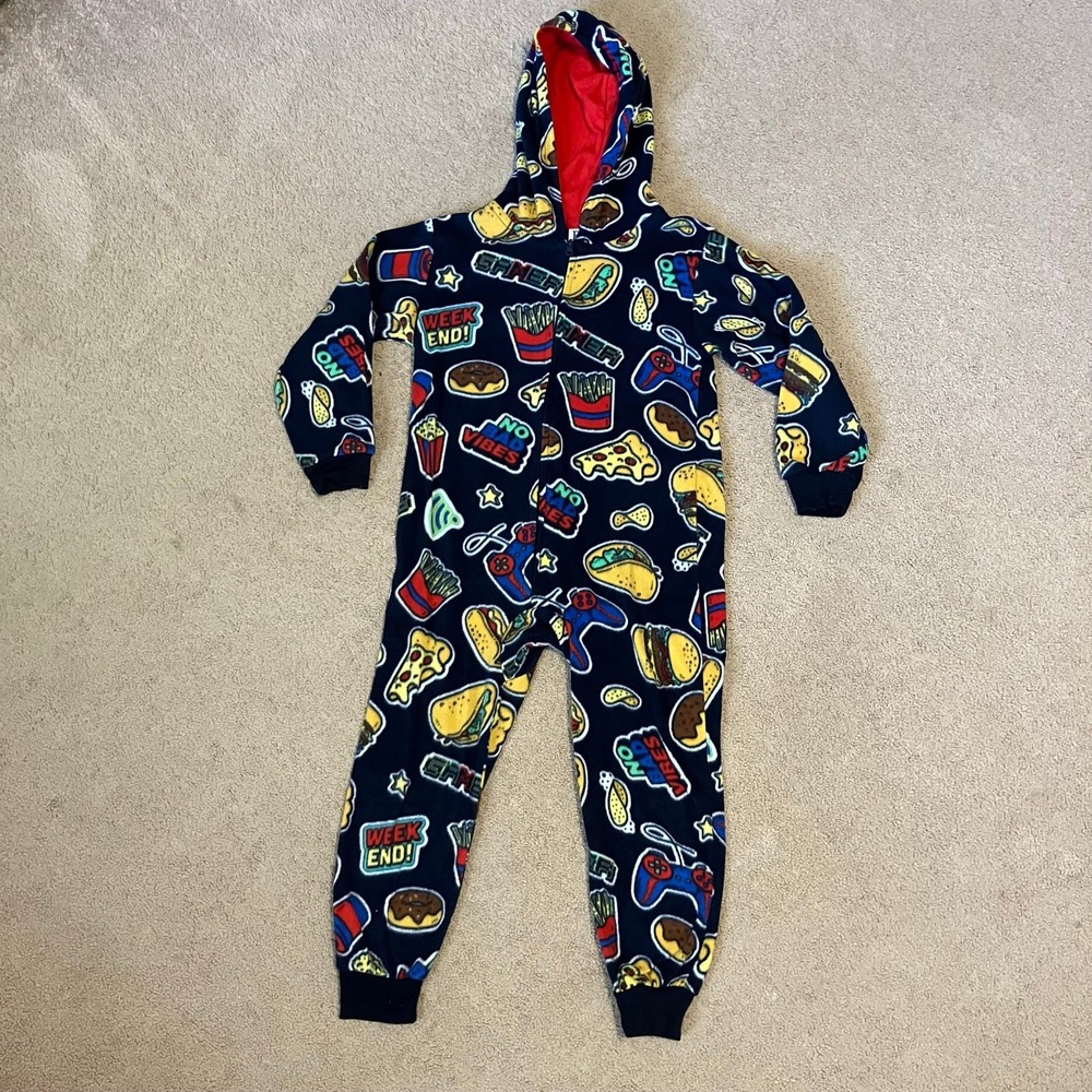 Children's Place Boys One-Piece Hooded Pajamas Sz 5/6 - Food & Gaming